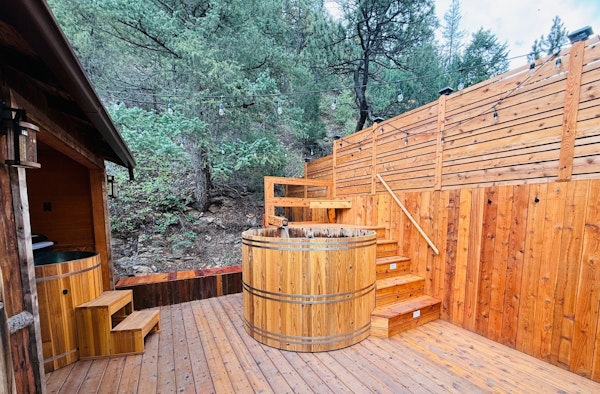 1 Hour Outdoor Cedar Tub + Cold Plunge | 3 People Max