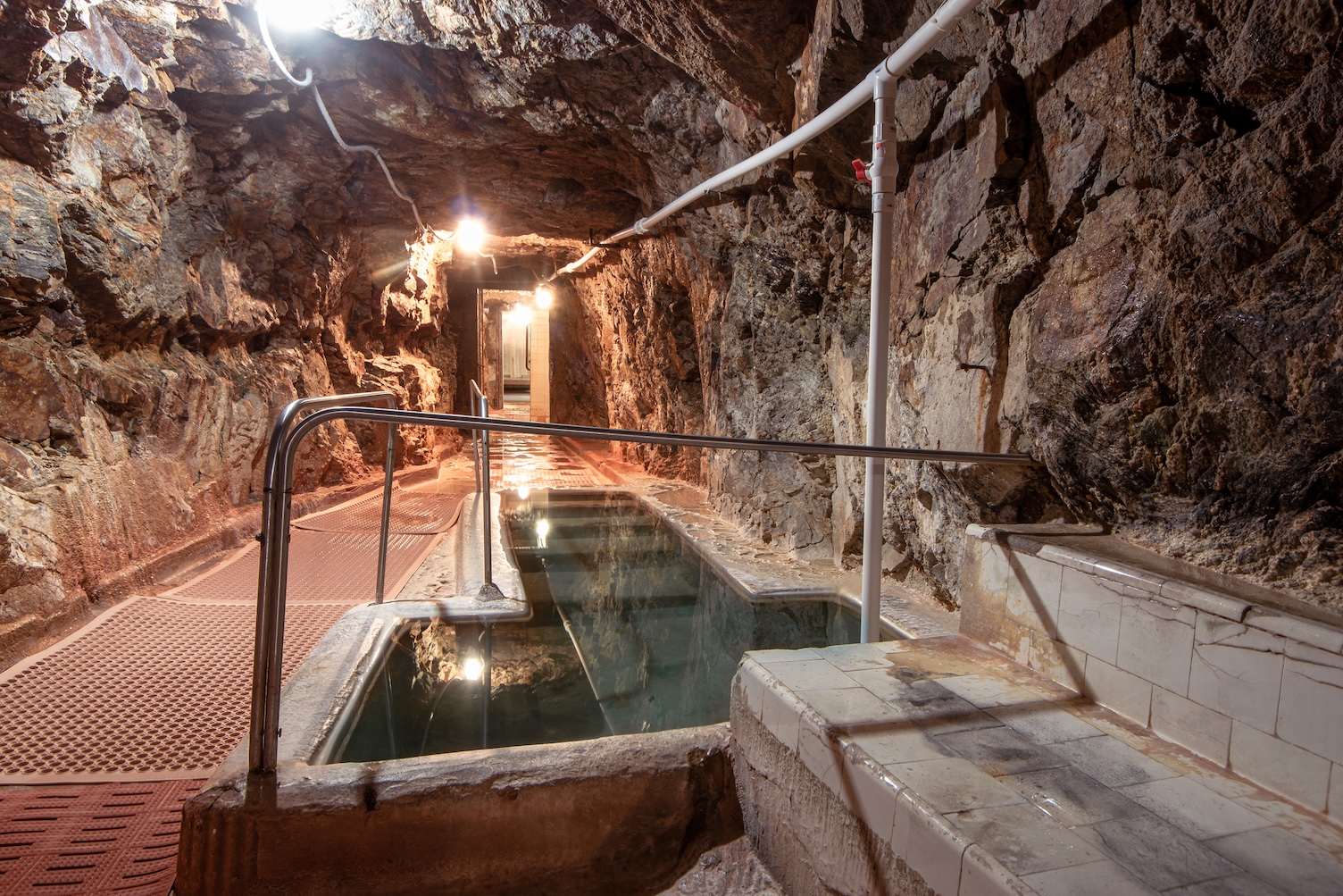 2 Hour Men's Cave