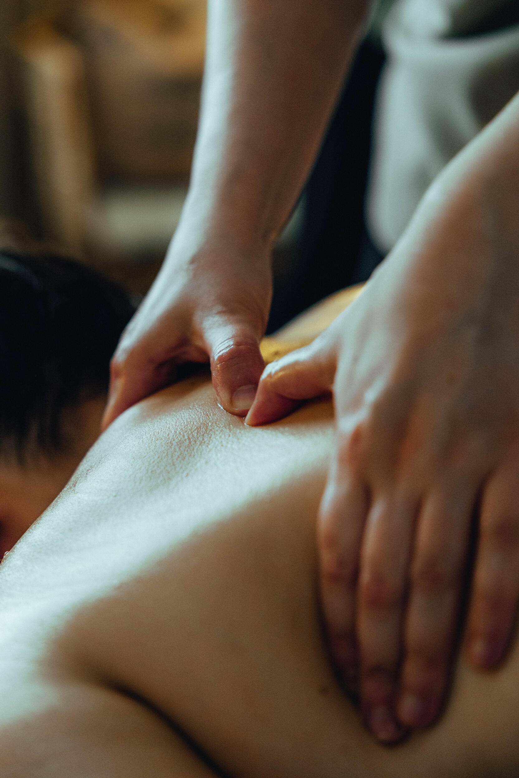 Full-body Deep-tissue Massage for Two (90-min)