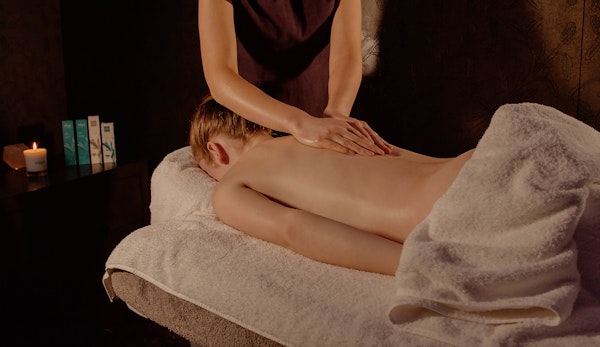 Invigorating Body Massage 55min - Includes 2 hour spa access