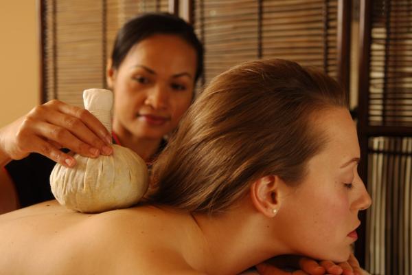Thai Herbal Poultice Back Massage 60 Minutes