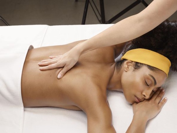 Aromatherapy Body Massage 55min - Includes 2 hour spa access