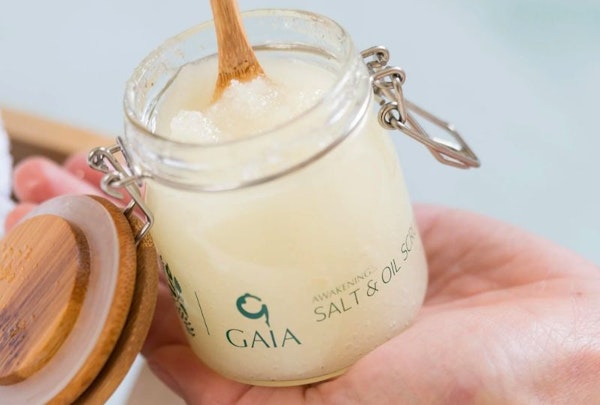 Gaia Salt & Oil Scrub - 40 Minutes