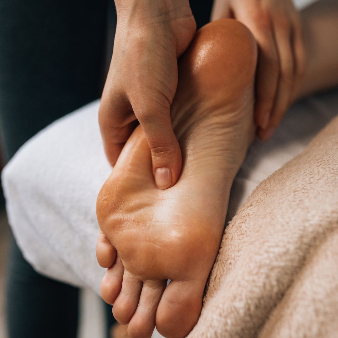 Massage relaxant des mains et des pieds