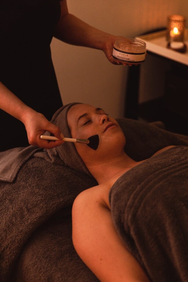 OSKIA Indulgent Escape Facial