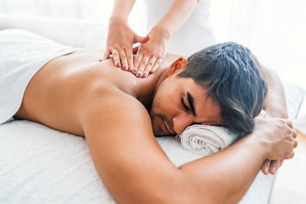 The Spa Soothing Signature Back, Neck & Shoulder Massage