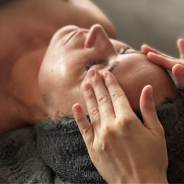 Deep Cleansing Facial | CODAGE
