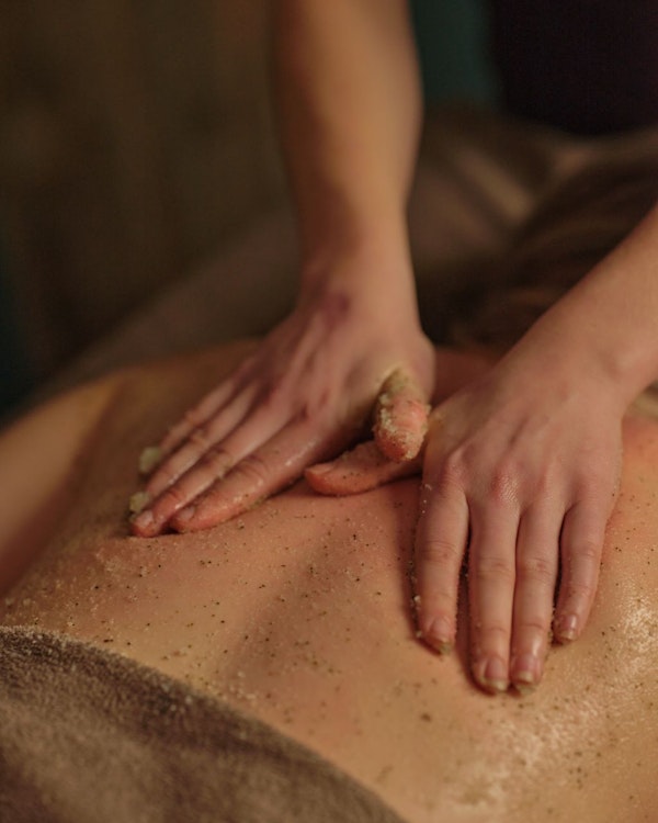 90 Minute Salt & Scrub Massage