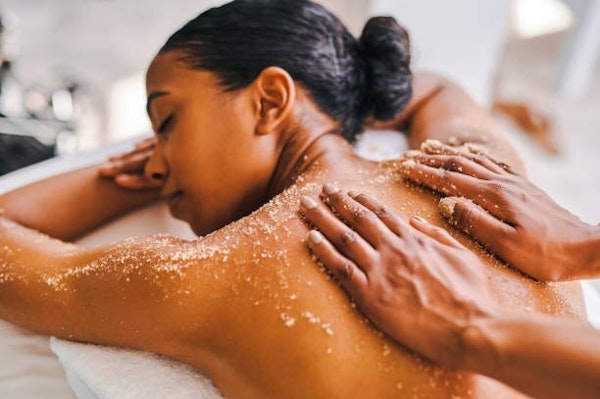 Full Body Scrub with Scalp Massage