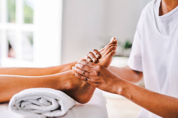 Hand & Foot Exfoliation & Massage 25min