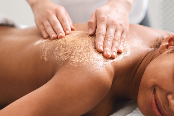 OFFER OF THE MONTH MAY: BODY SCRUB 25 MIN
