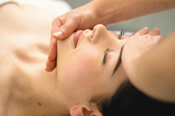 Hand on Heart Facial 60 Minutes