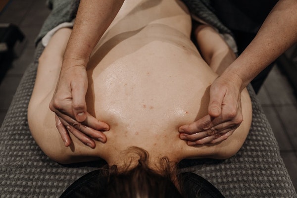 Aromatherapy Full Body Massage