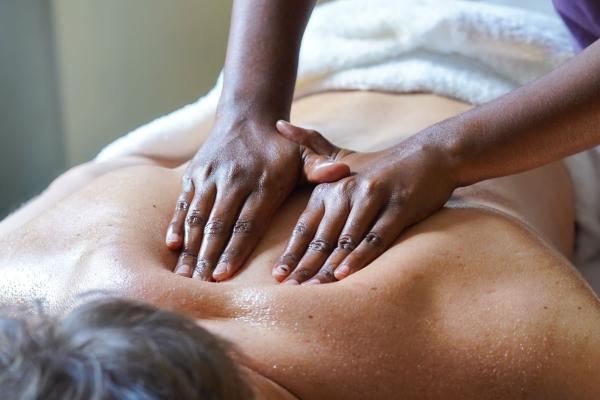 60m Abhyanga Treatment