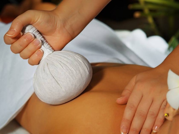 Massage aux pochons / "Siam Pads" massage