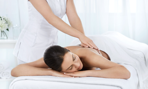 Elemis monoi oil massage and dry brushing for the whole body 70min / 129€