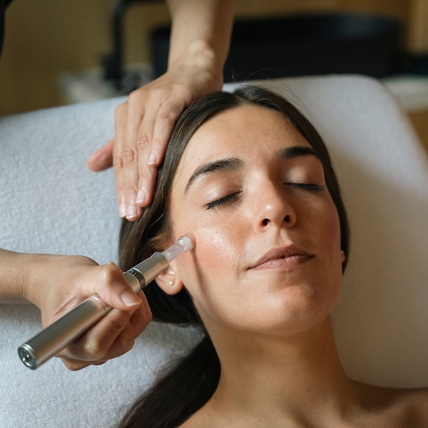 The Defying Gravity Facial Experience | Velvære Spa Package