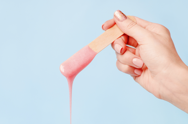 Voksing av legger og lår/Waxing of Legs and Thighs