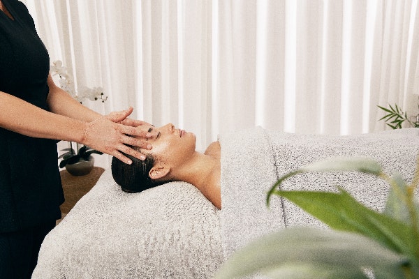 ESPA Instant Radiance Facial 80 min -kasvohoito