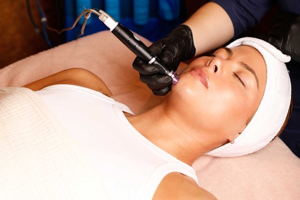 Hydra Facial