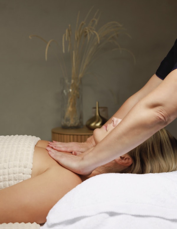 Relaxing Spa massage 45min /89€