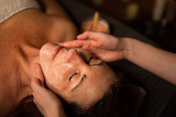 ishga Ultimate Luxury Facial | 90 Minutes