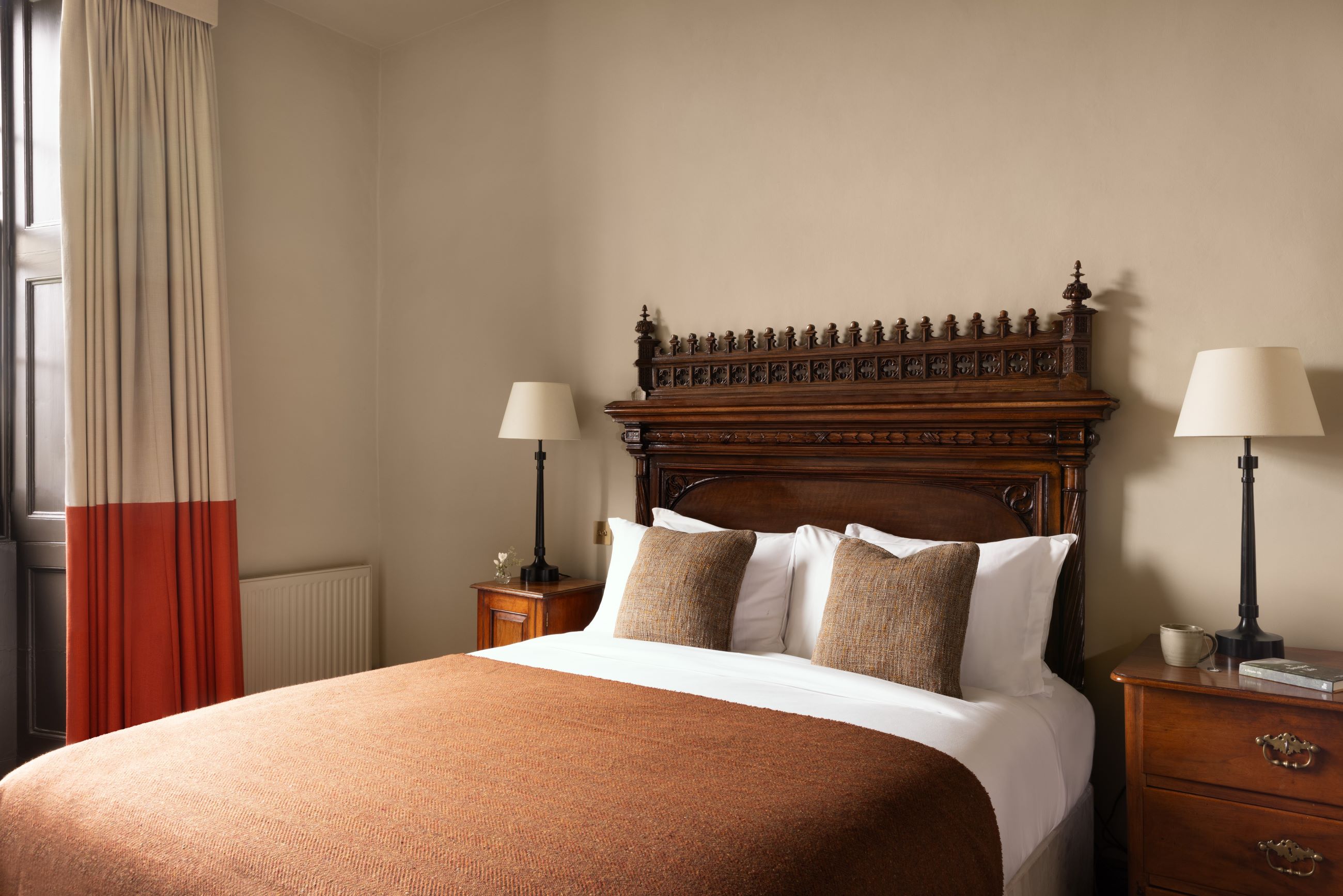 Overnight Escape for Two with Breakfast – Off-Peak in a Classic Room