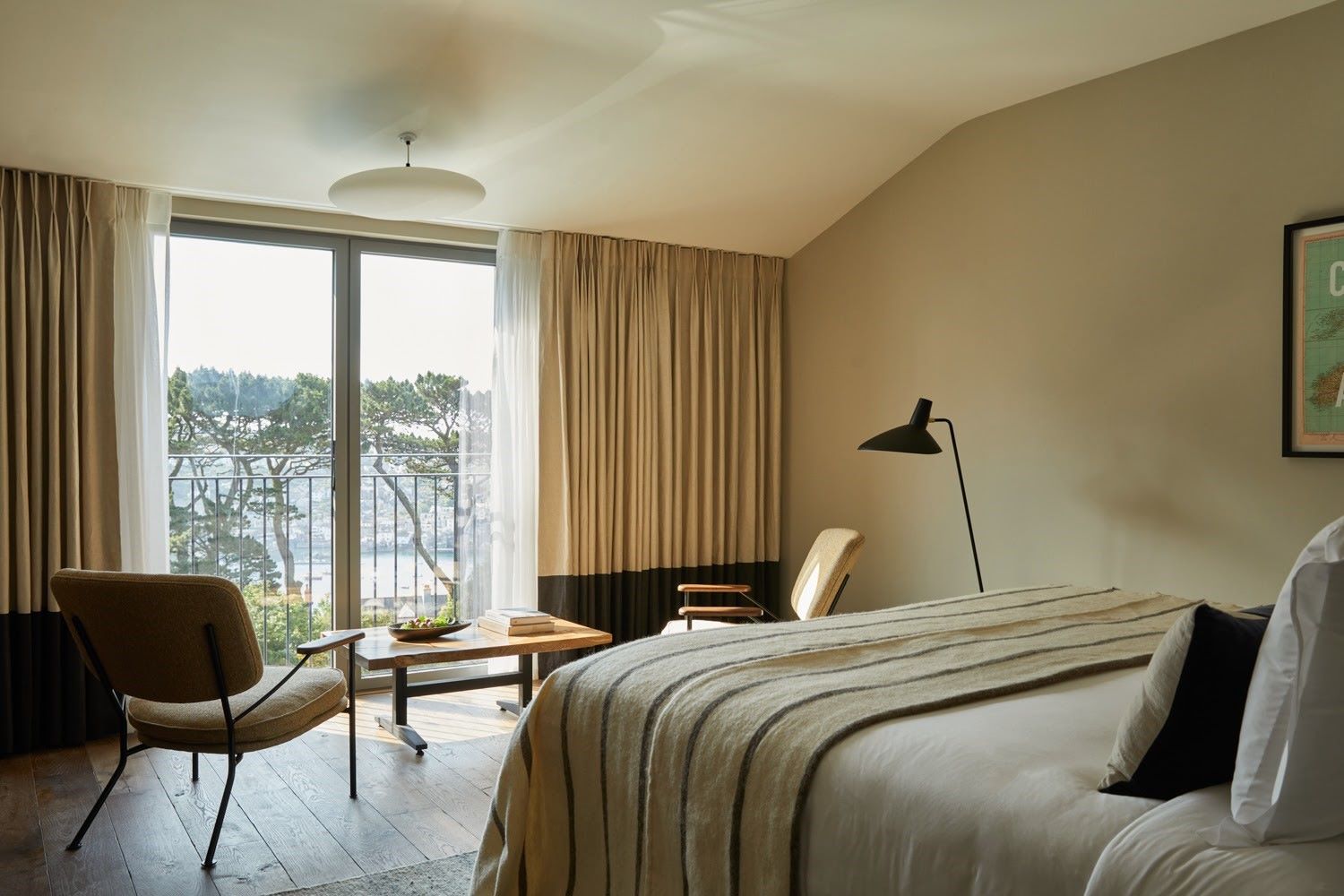 Overnight Escape for Two with Breakfast – Off-Peak in a Deluxe View Room