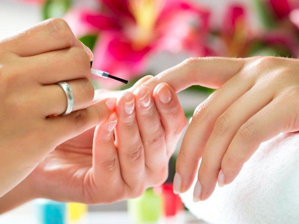 Peacci VIP spa manicure