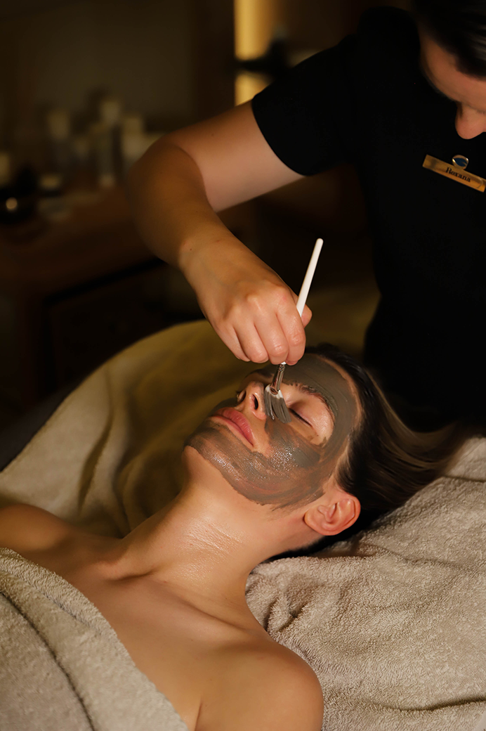 The Cleanse & Glow Facial