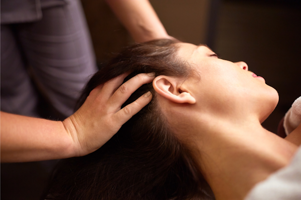 Finishing Touches | Hot Oil Scalp Massage - 15 minutes