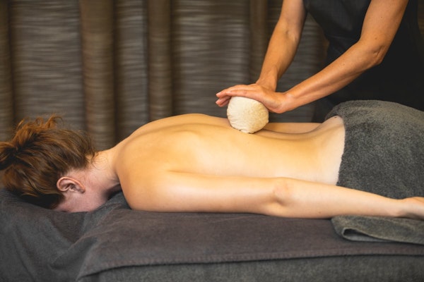 Gaia Poultice Massage | 60 Minutes