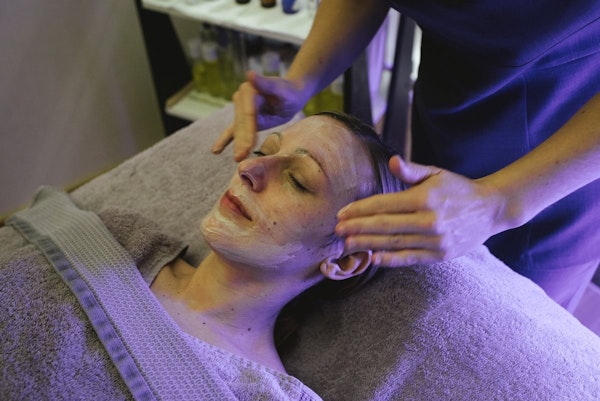 Champagne Enzyme Facial | 45 Minutes