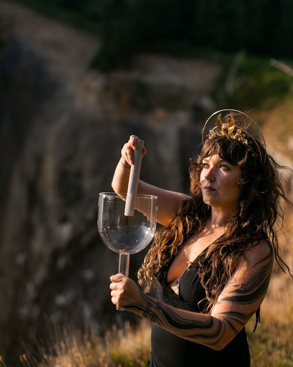 ✦ Sound Healing Ceremony