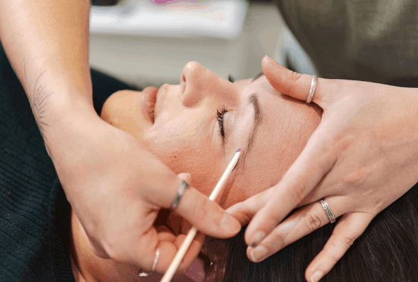 Sides of Face Wax | 15 Minutes
