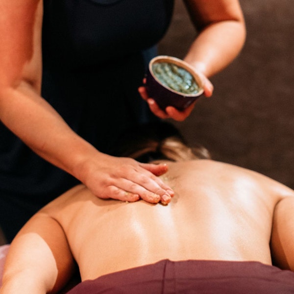 Scrub, Wrap & Facial: 105 Minutes* (The Art of Oula)