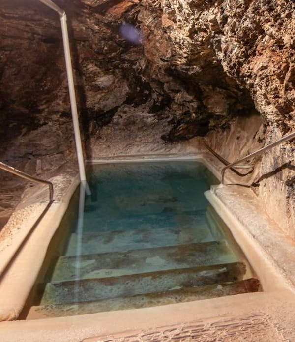 2 Hour Men's Cave