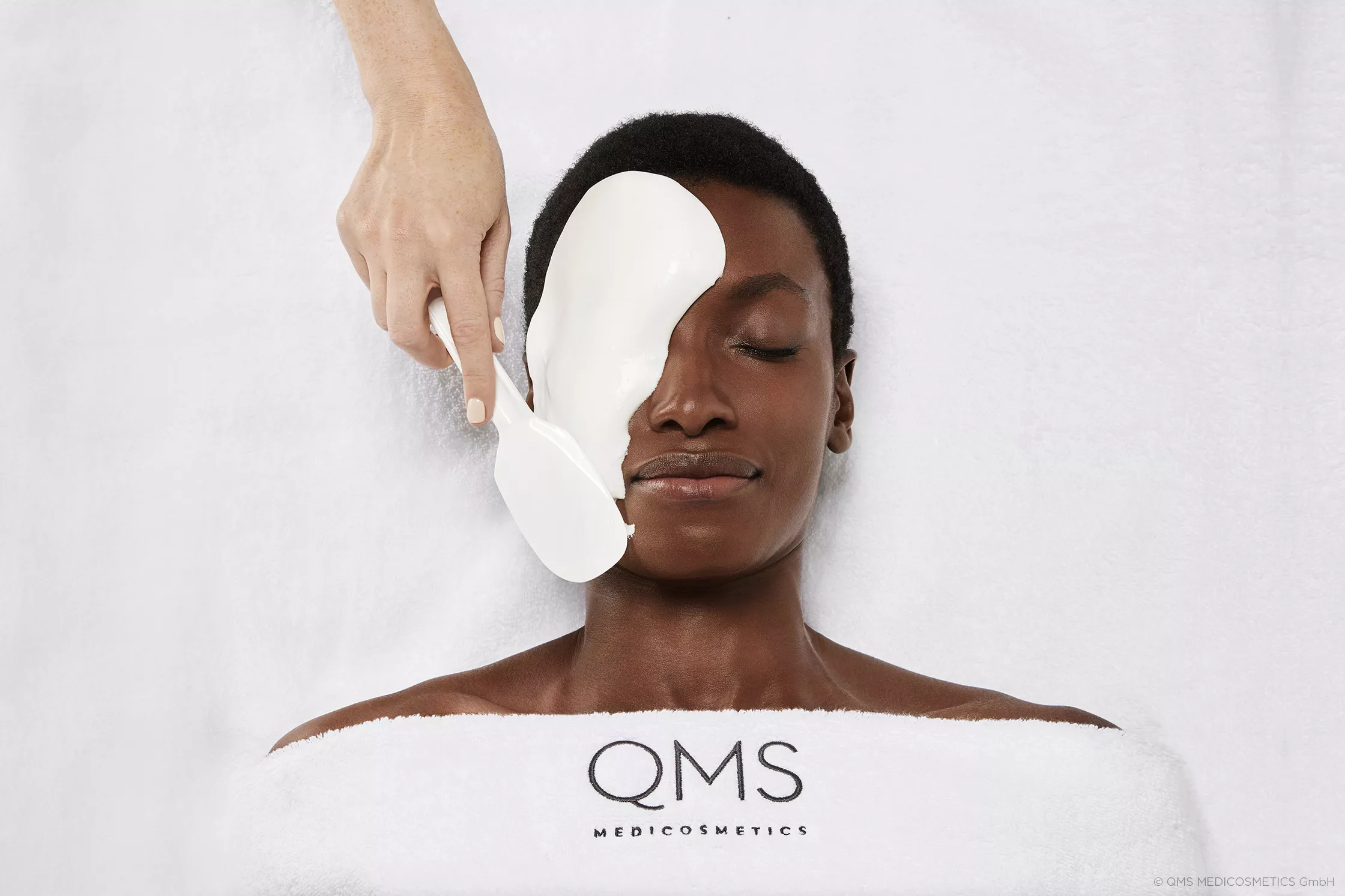 COLLAGEN LIFT & CONTOUR FACIAL