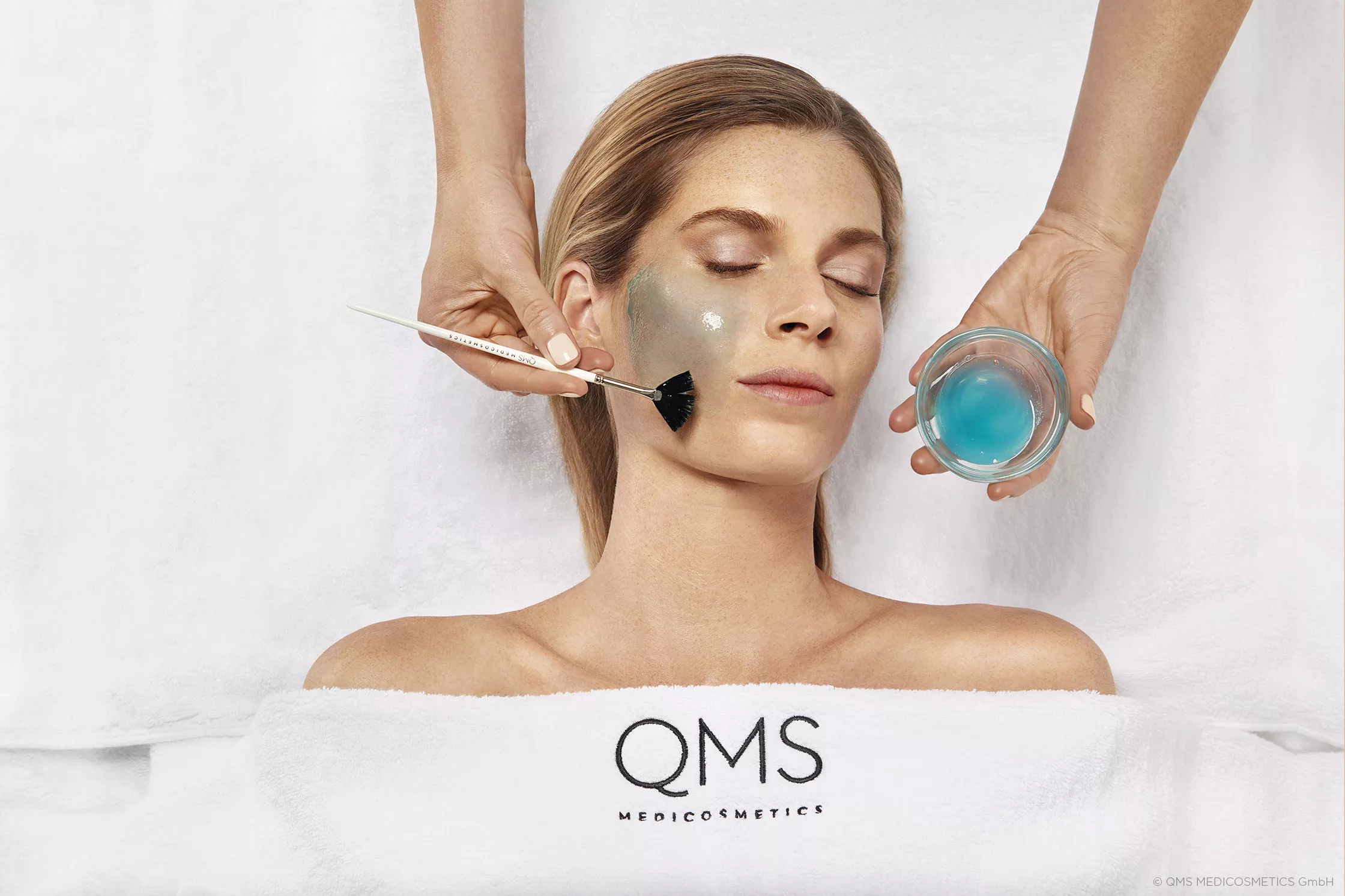 COLLAGEN GLOW & REVIVE FACIAL
