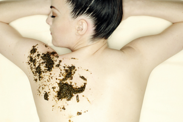 VOYA Organic Peppermint & Seaweed Sugar Glow Scrub - 45min