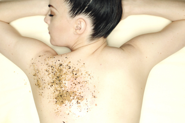 VOYA Luscious Salt Glow Scrub - 45min