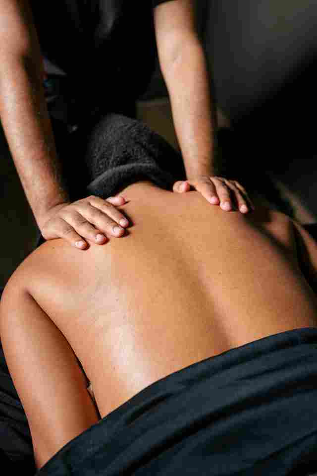 SUKA DECOMPRESS DEEP TISSUE MASSAGE