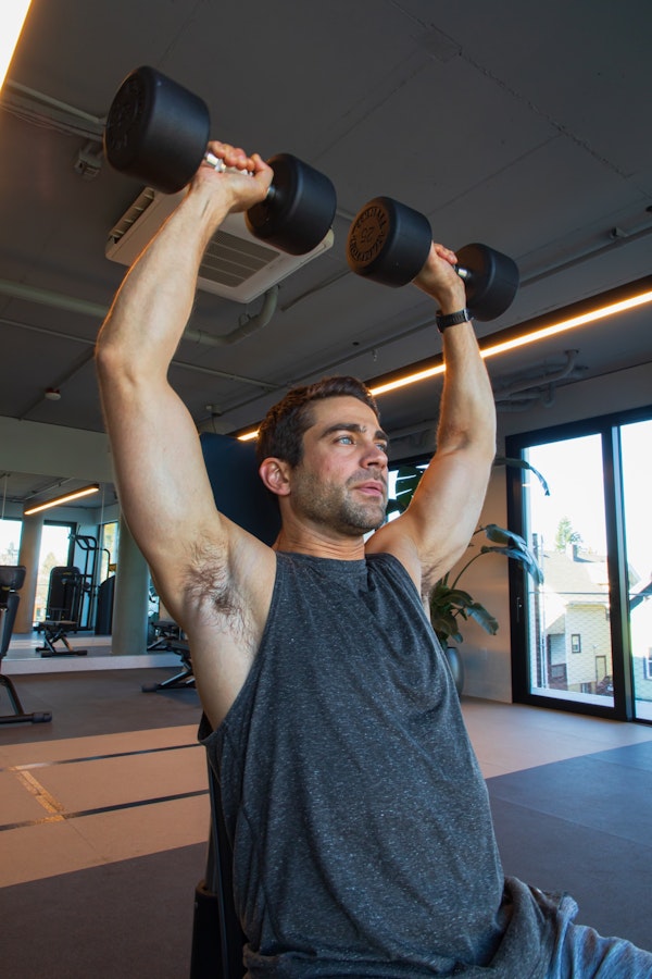 ✦ Shoulders + Core: Overhead Press