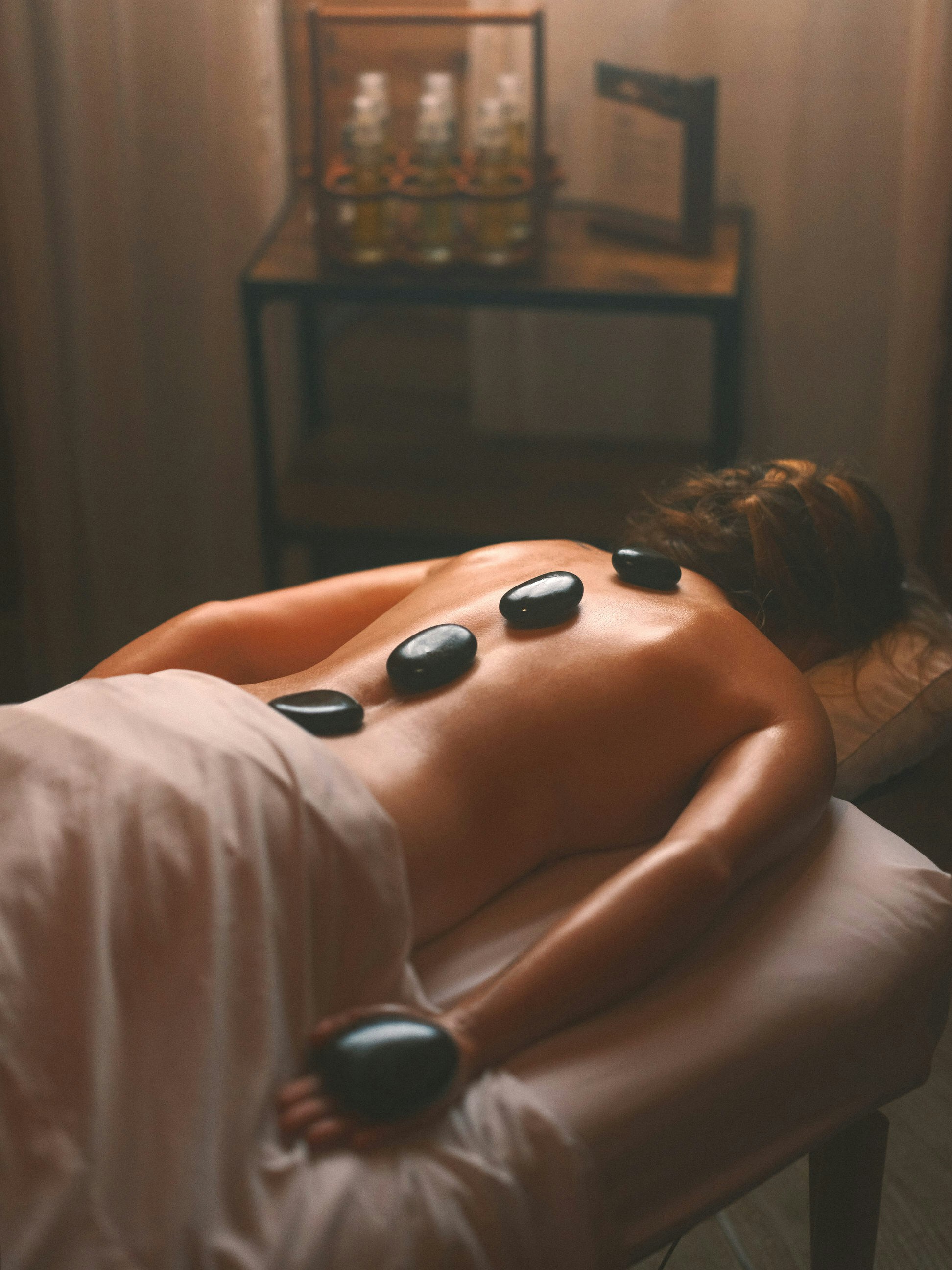 Hot Stone Massage 90 Minutes