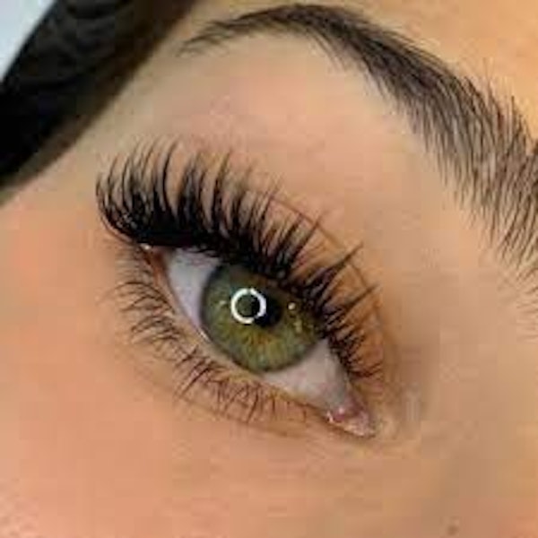 VIPPELØFT MED LASH BOTOX OG FARGE
