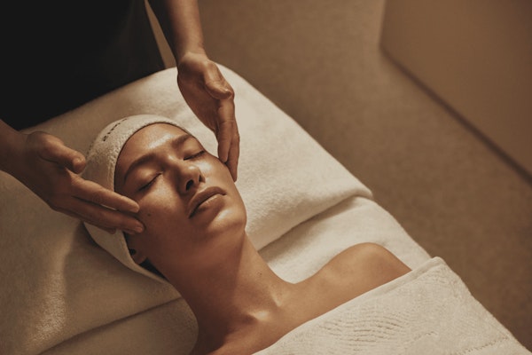 Elemis Expert Skin Specific Facial