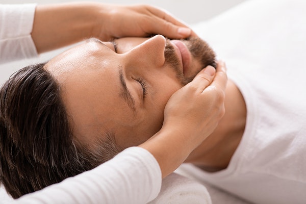 Play it cool (Men's Marine facial)