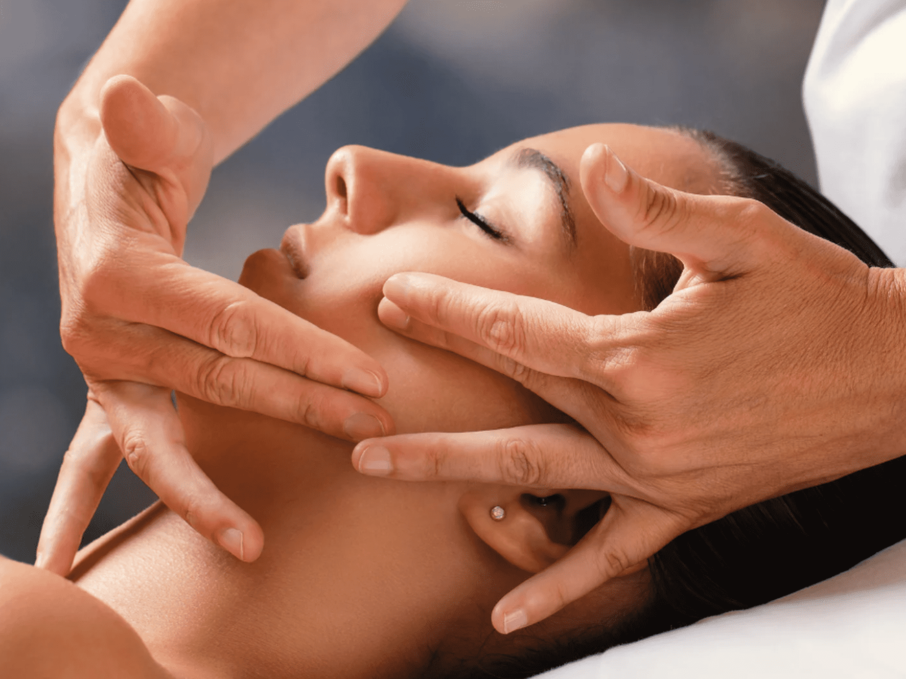 Lymphatic Facial Massage 30min