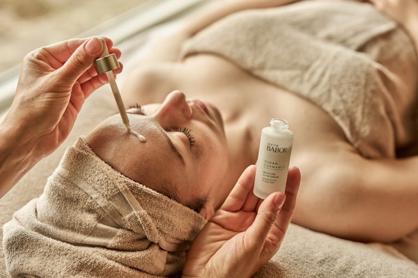 BABOR HEALTHY GLOW ANSIKT MED RYGGMASSASJE 50 MIN