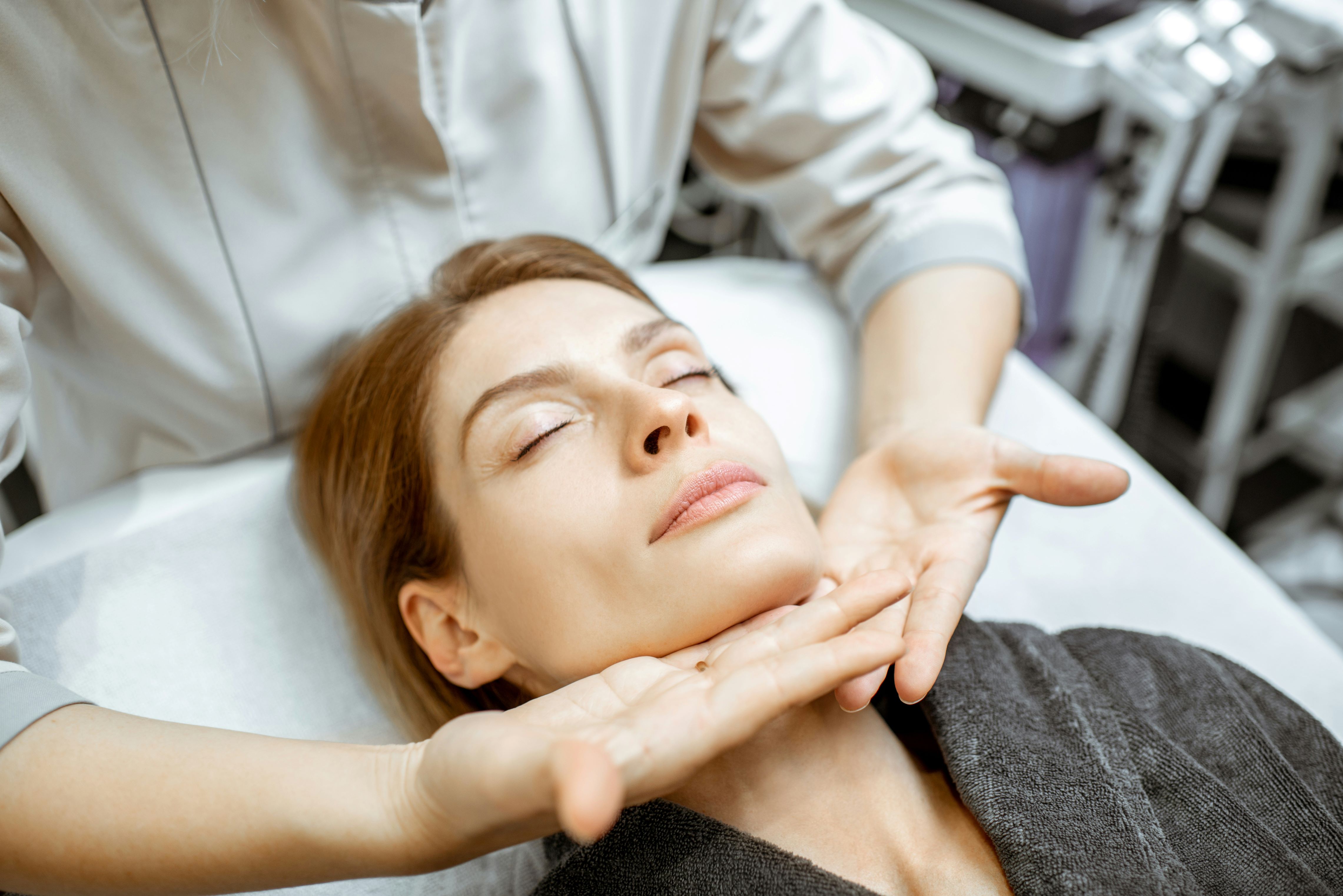 ENERGISING MARMA FACIAL 60'
